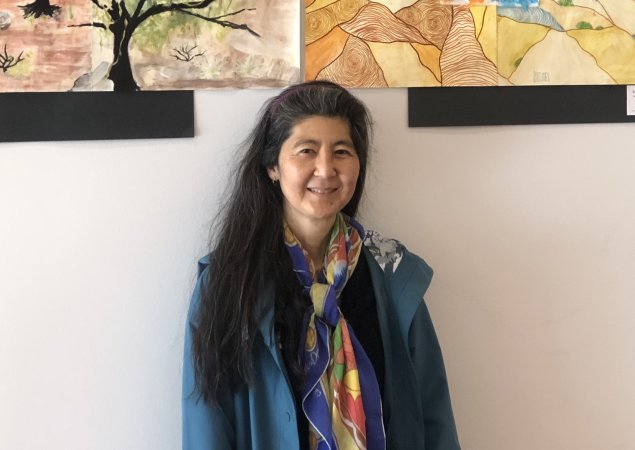 Margaret Pai with her students’ artwork at the de Young at the 2023 Citywide Youth Arts Festival