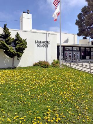 Lakeshore Elementary building exterior