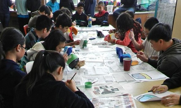 students in visual art class