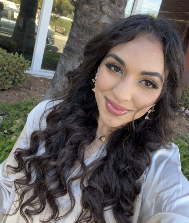 Sela M