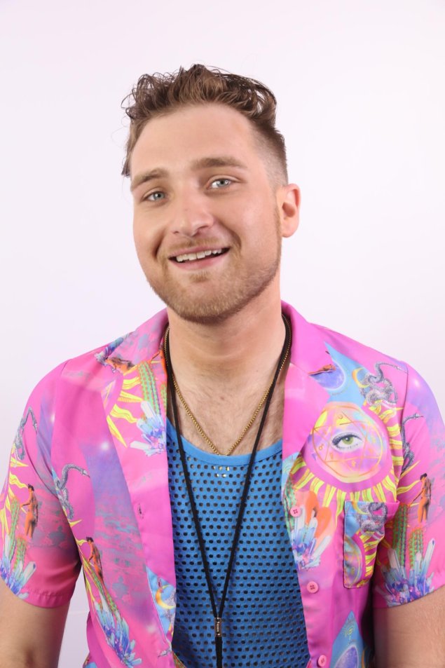 Smiling white man with short hair